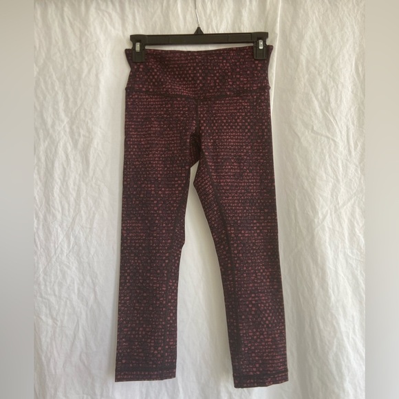 Lululemon Wunder Under Crop III Shatter Weave Dust Coral Plum Size 4 - Picture 12 of 13